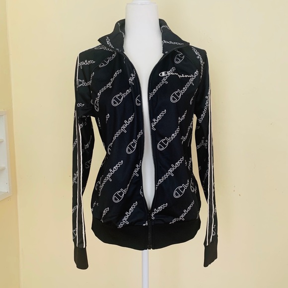 CHAMPION - Picture 4 of 7